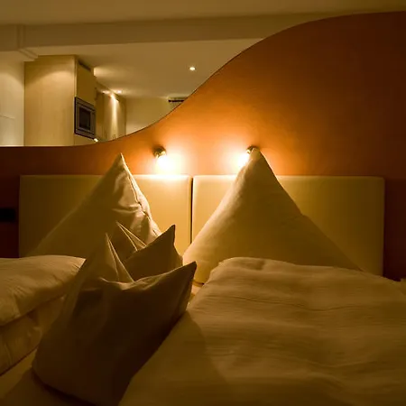 Engelhard Garni Hotel 4*