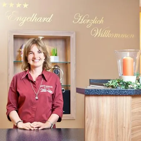 Engelhard Garni מלון Kirchheim am Ries