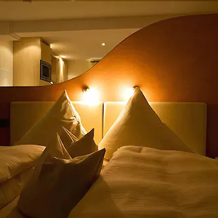 Hotel Engelhard Garni 4*