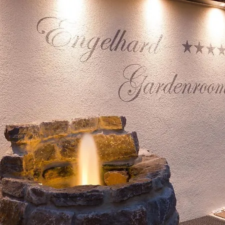 فندق Engelhard Garni 4*