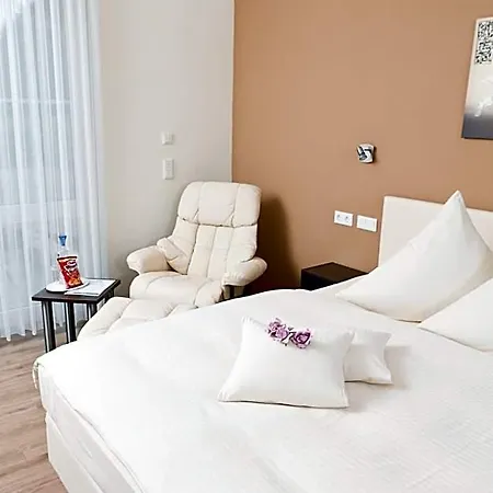 Hotel Engelhard Garni 4*