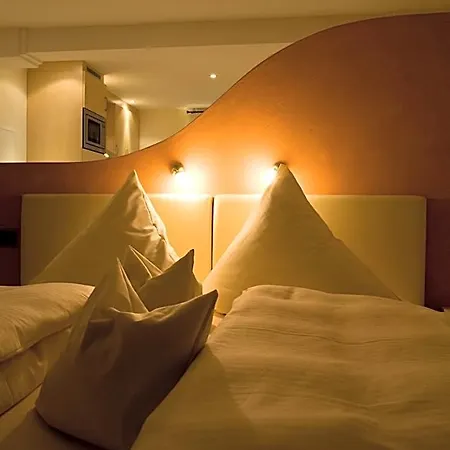 Engelhard Garni Hotel 4*