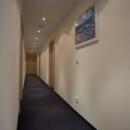 Hotel Engelhard Garni 4*