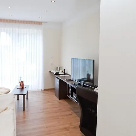 Engelhard Garni מלון Kirchheim am Ries