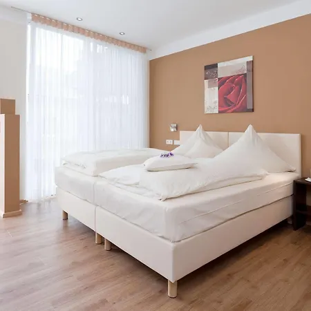 Engelhard Garni Hotel 4*