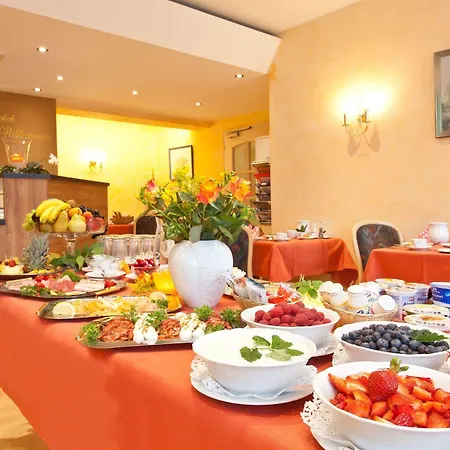 Engelhard Garni Hotel 4*